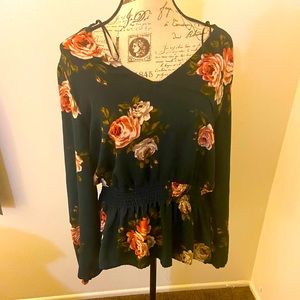 Women’s Ophelia Roe beautiful green floral top